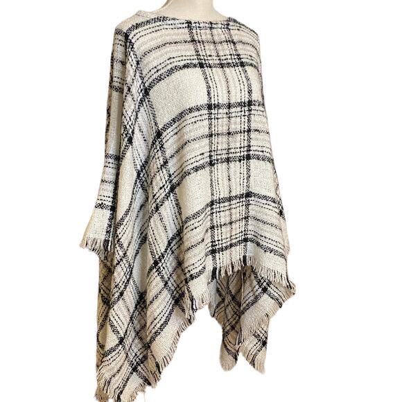 Crosstree Lane Black & White Plaid Poncho - Picture 4 of 6